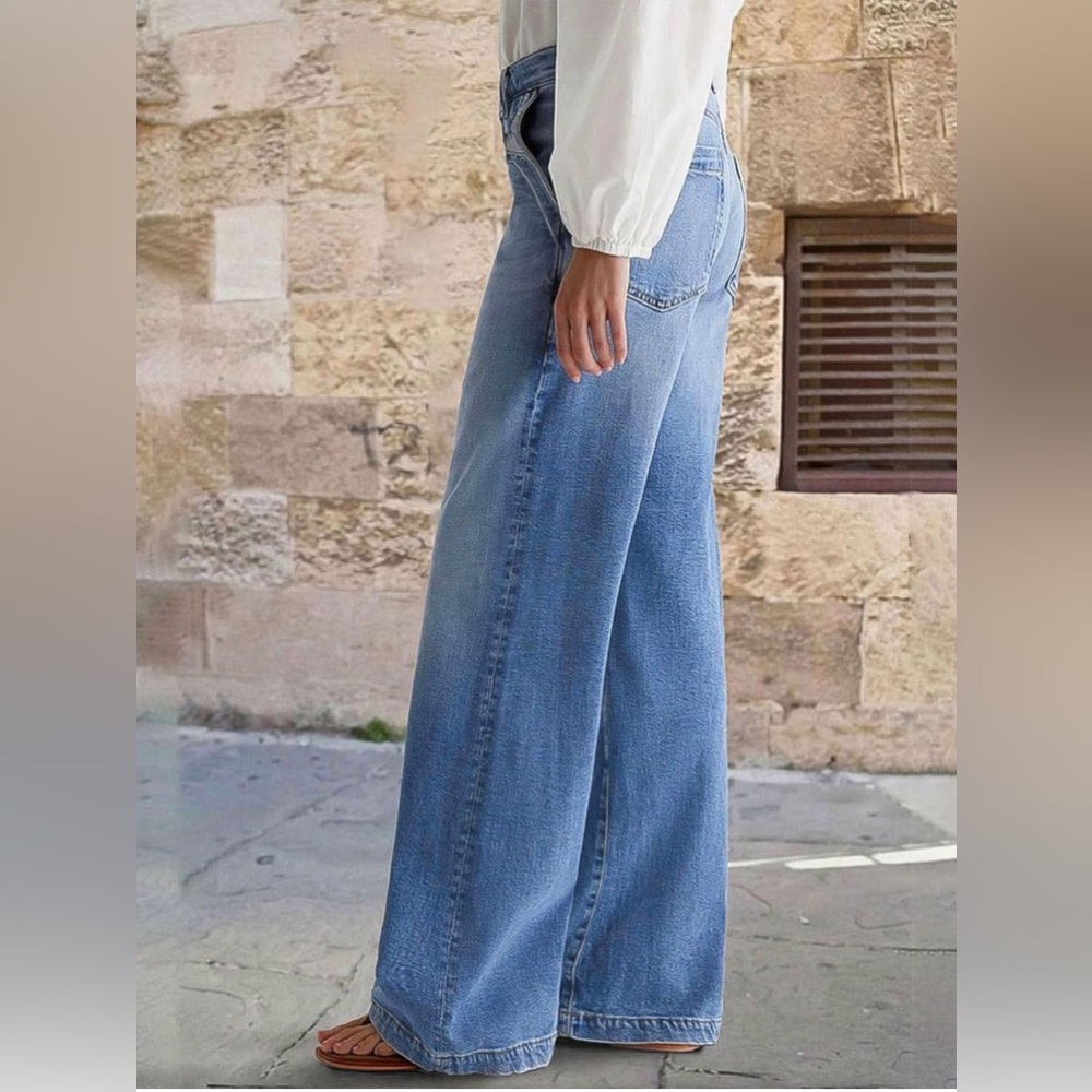 Stylish Blue Flare Jeans for Women - Picture 2 of 6